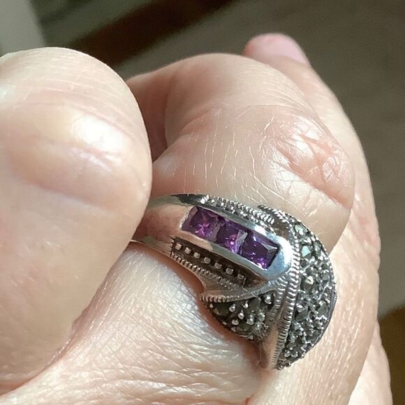 STERLING SILVER 925 AMETHYST MARCASITE BEAUTIFUL RING SIZE US 7.5​ - Picture 8 of 10